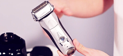 RECENZE: holicí strojek Braun Series 7 7899cc