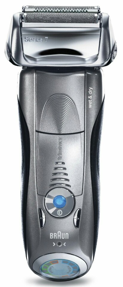 Braun Series 7 799 cc-7 Wet&Dry holicí strojek + CCR 2 ZDARMA