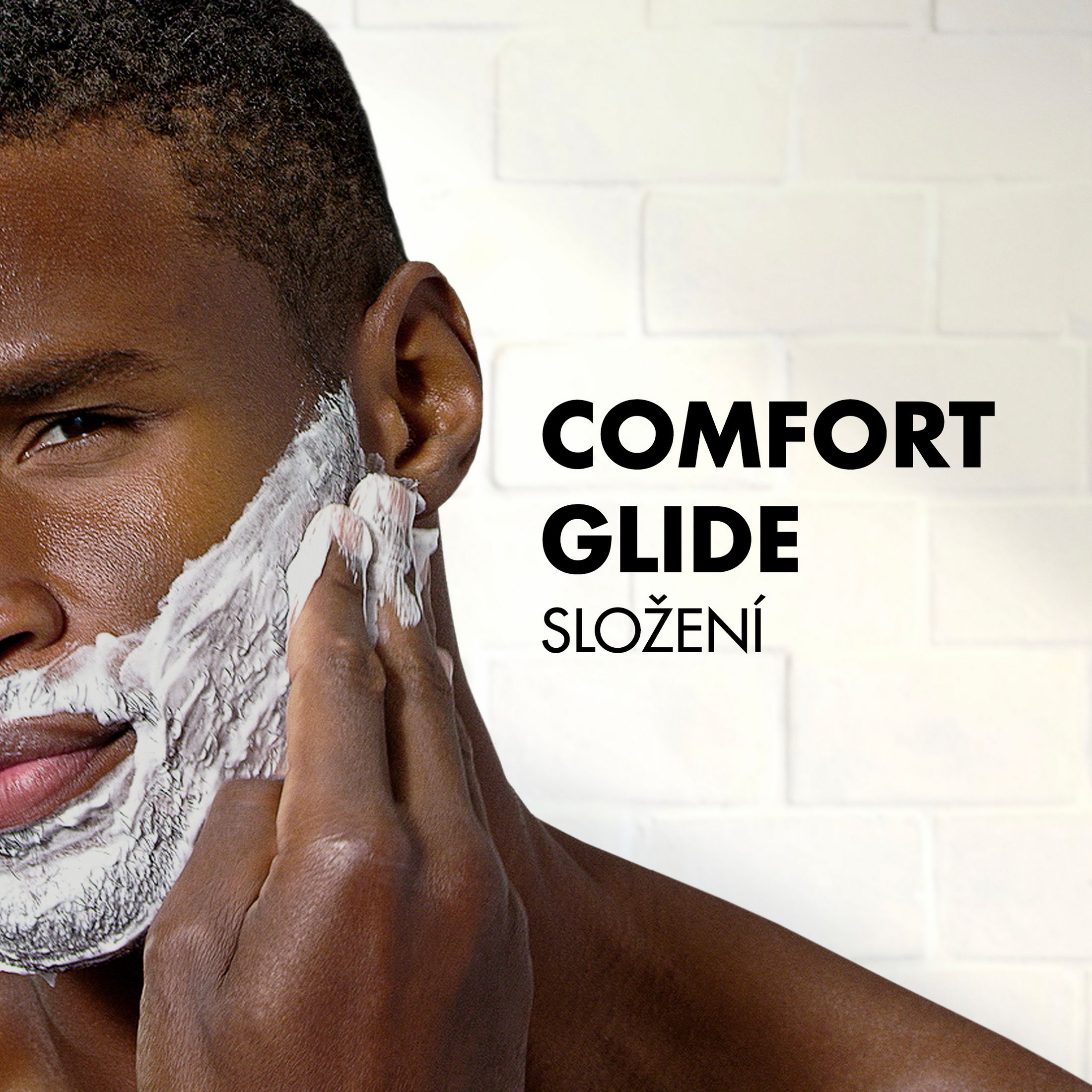 Gillette Sensitive Foam pěna na holení 250 ml