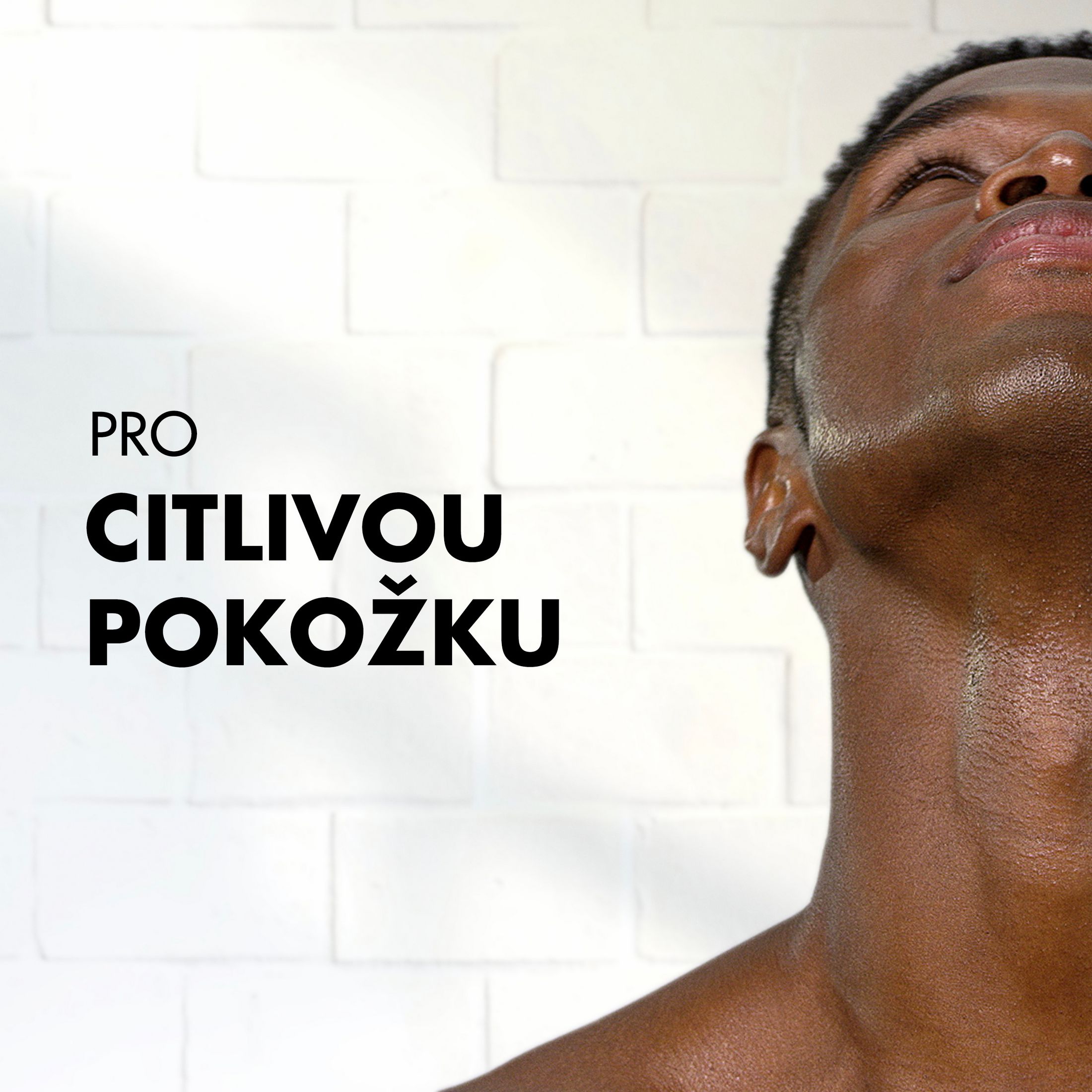 Gillette Sensitive Foam pěna na holení 250 ml